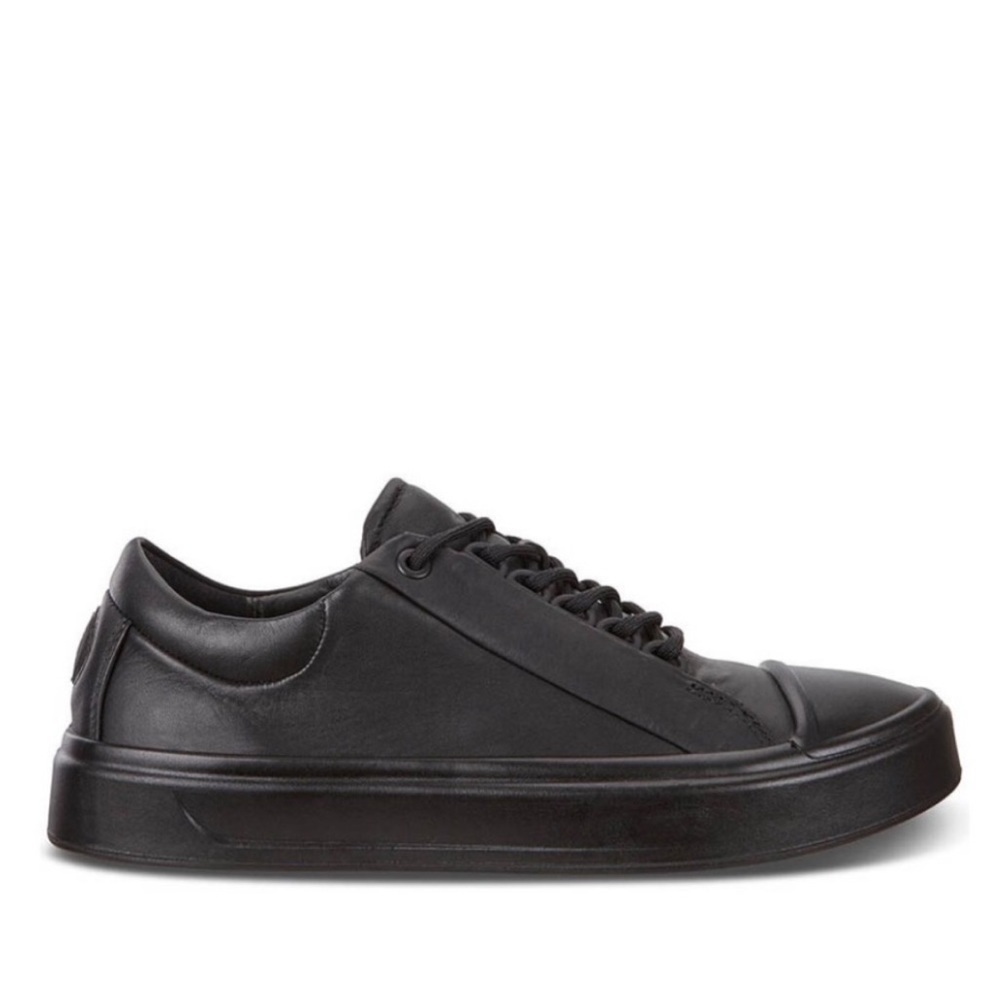 NEW! Women’s Ecco Flexure All Black Sneakers - Size 8